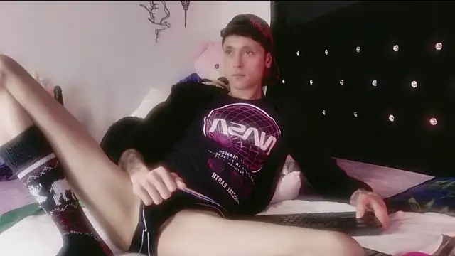 Tyler cat online show from March 27, 5:33 am