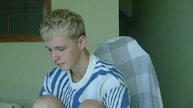 Snapshot of _Timmy_Boy_ chatting on October 27, 8:16 am  Timmy Boy  online show from October 27, 8:16 am