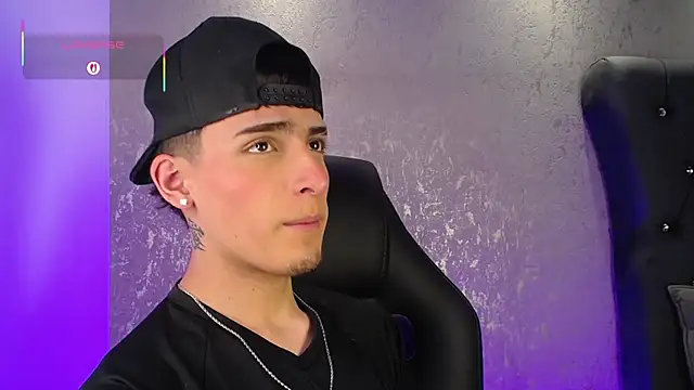 MateoMitchell online show from November 26, 5:32 am