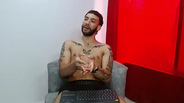 Snapshot of angel_kyrozz chatting on October 20, 7:51 pm angel kyrozz online show from October 20, 7:51 pm