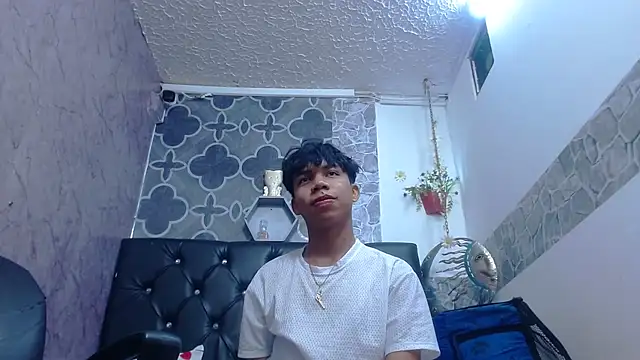 sexyboys cutex18 online show from April 18, 10:42 pm