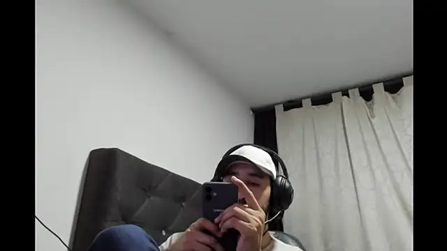 coolfriki online show from April 11, 5:36 am