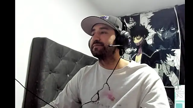 coolfriki online show from December 19, 1:46 am