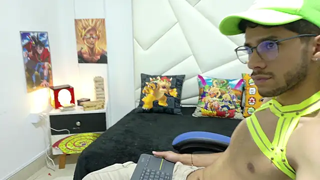 Snapshot of ALANVILLA_LOBO chatting on October 9, 12:54 pm ALANVILLA LOBO online show from October 9, 12:54 pm