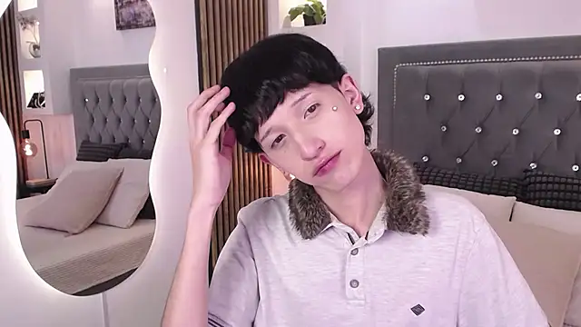 Emo Boy  online show from May 23, 8:58 pm