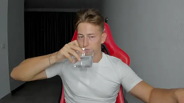 find0m master online show from October 22, 8:34 pm