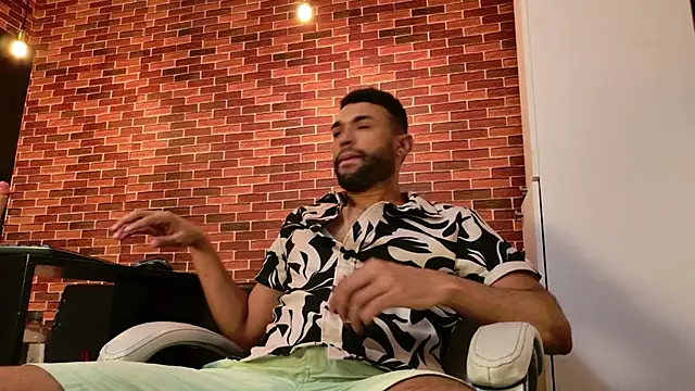 onlymen2025 online show from October 25, 8:10 pm