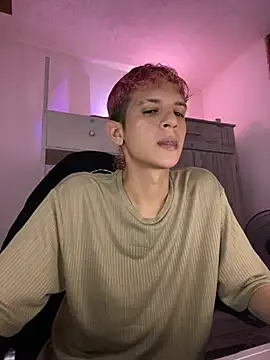 tylernova online show from December 4, 3:46 am