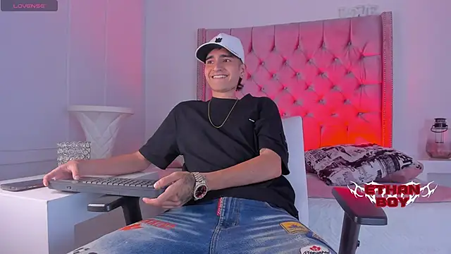 Ethan Boy  online show from December 4, 8:38 pm