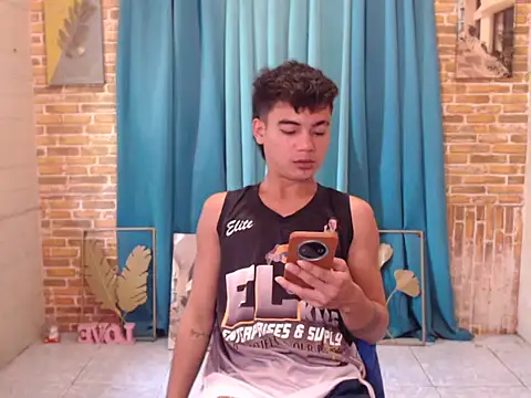 boy raphael online show from October 27, 4:37 am