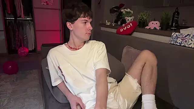 Jeremy1Scott online show from December 2, 9:40 pm