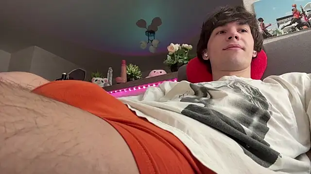 Jeremy1Scott online show from March 2, 7:59 am