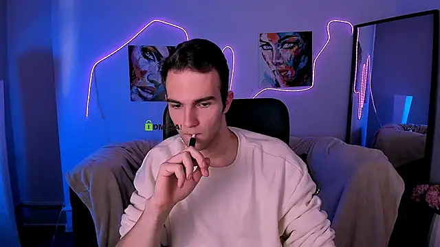 astren villo online show from February 3, 7:24 am