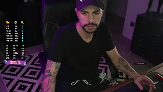 monsieurguitsxxx online show from January 14, 4:11 pm