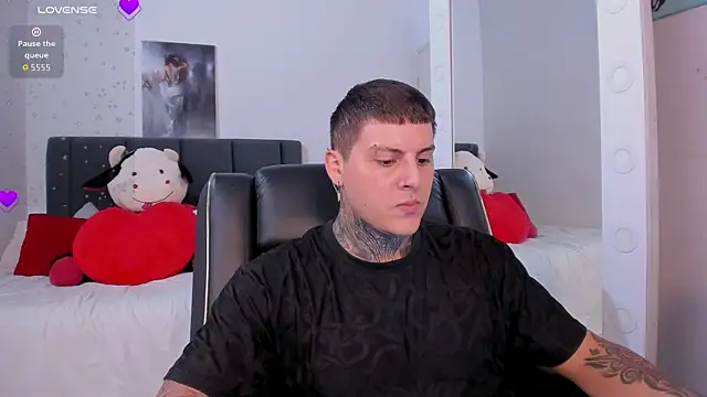 dirty boy0 online show from October 21, 6:44 pm