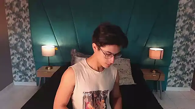 Aaron Eze online show from June 2, 2:07 pm