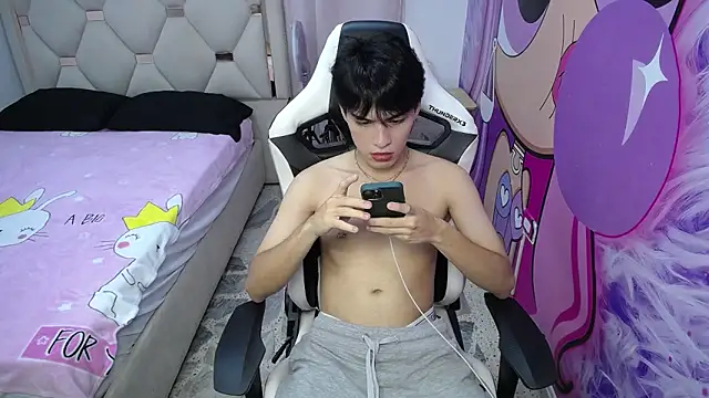 Snapshot of hyun_jin_ chatting on October 20, 8:35 pm hyun jin online show from October 20, 8:35 pm