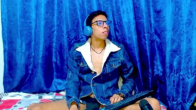 DavTwink3100 online show from February 10, 2:05 am