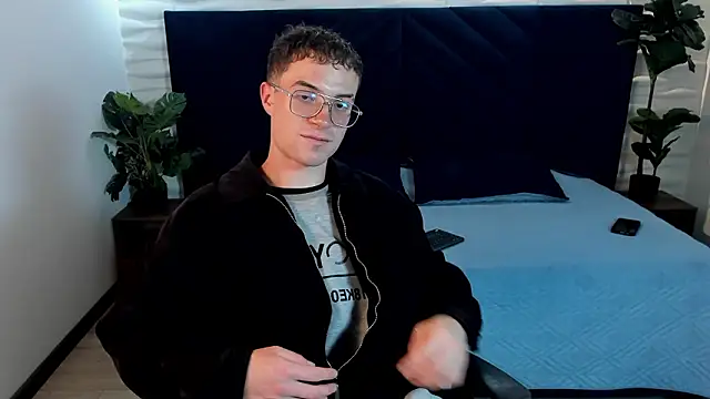 Lil James online show from February 12, 8:37 pm