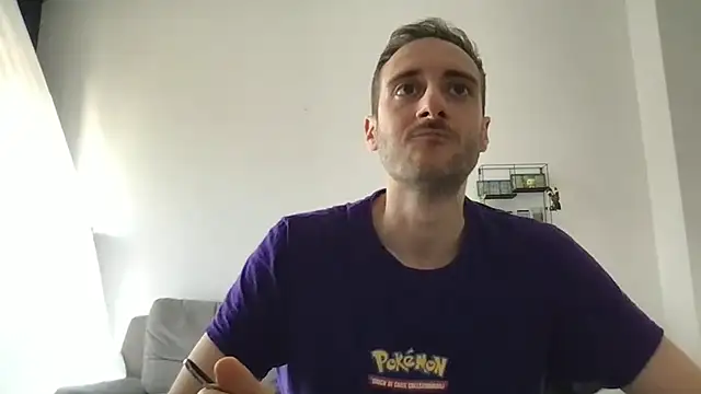 LukaShyGuy online show from May 25, 12:33 pm
