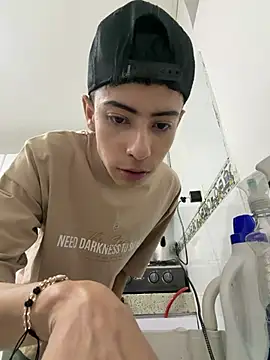 Sebastian Reed online show from February 10, 3:33 am