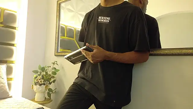 Neytanmalcon online show from October 31, 8:45 pm