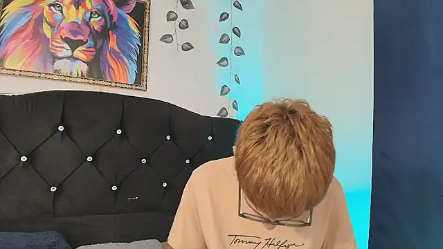 Erick Taylor3 online show from December 5, 6:26 pm