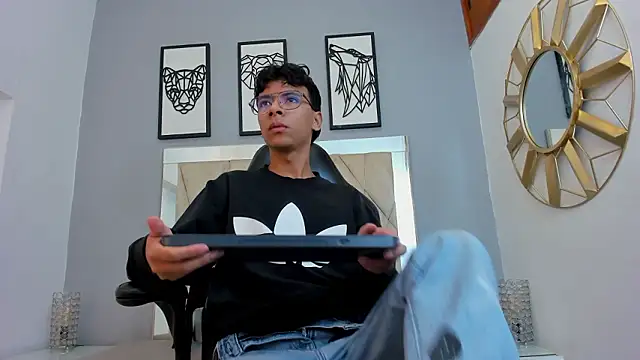 adams bobby online show from March 29, 11:21 am