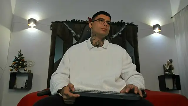 MATEO DILUCA online show from December 3, 10:21 am