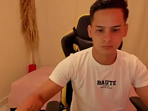 elmasmas01 online show from January 15, 2:09 pm