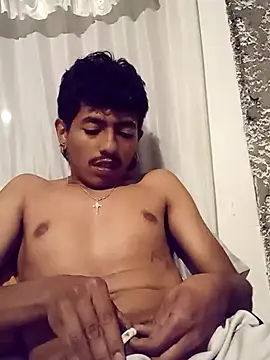 SkinniYamo online show from April 17, 4:15 am