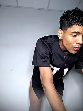 Alex Sweeting online show from November 4, 7:09 am