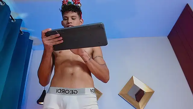 KamiSuarez online show from December 4, 7:10 pm