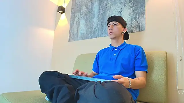 NOHA CRAYG online show from November 4, 1:34 pm