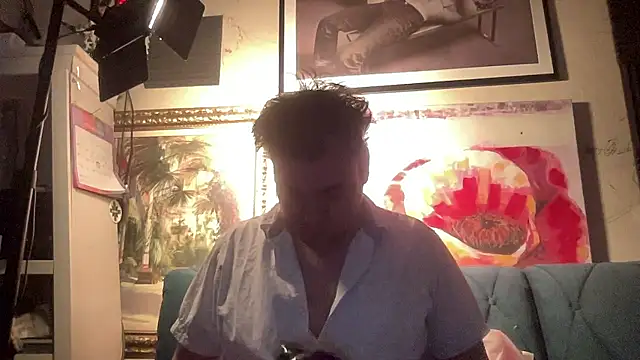 IntimeWild online show from January 8, 1:00 am