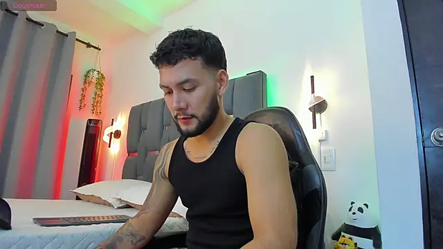 noah corvelle online show from January 11, 3:43 am