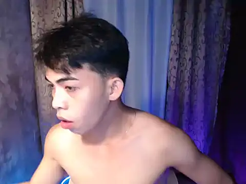 Urhotsilverboy online show from February 25, 1:56 pm