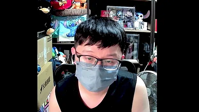 kk05483 online show from June 12, 6:05 pm
