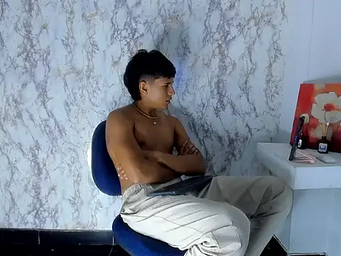 Valentino Lane online show from February 25, 6:58 am