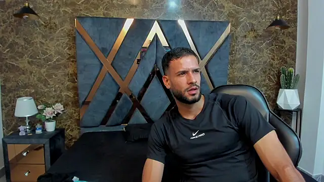 Jacob Benelli online show from February 13, 11:43 pm