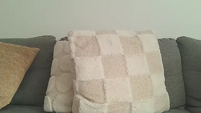JAY20C16 online show from June 2, 12:06 pm