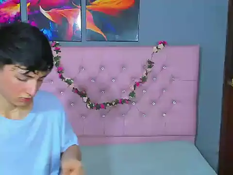 ElanGiraldo online show from December 3, 10:05 pm