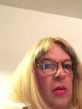 simone xdressing online show from March 18, 12:46 am