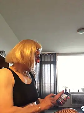 simone xdressing online show from April 12, 5:58 pm