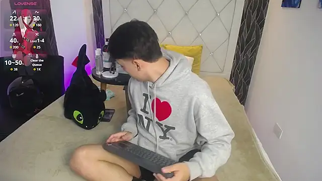 Samu FoXXX online show from December 13, 8:26 pm