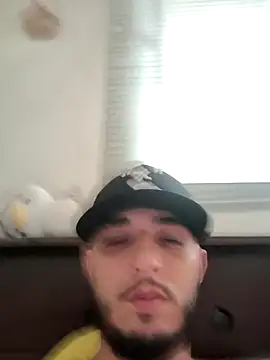 mohamedkarimm online show from December 3, 3:29 pm