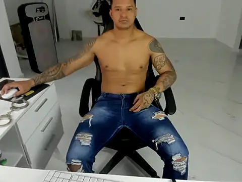 master leather online show from April 7, 3:23 pm