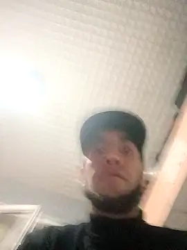 hotguy71000 online show from December 2, 4:54 pm