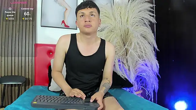 Sweet Smiith online show from November 19, 8:30 pm