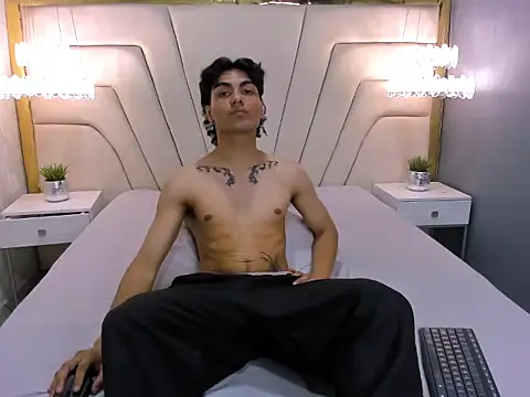 MattFiore online show from November 28, 6:10 pm